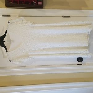 Beautiful Dana Buchman White lace Dress
